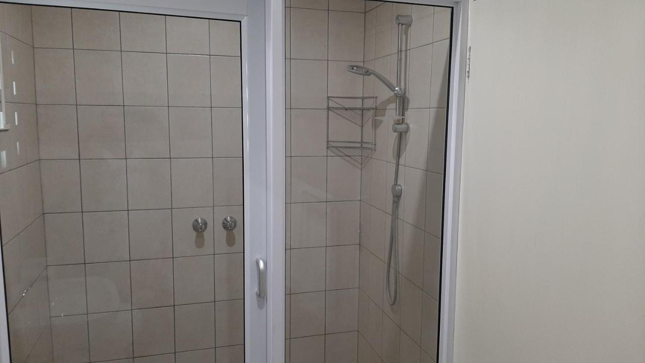 Feather Self Catering Accommodation วินด์ฮุก ภายนอก รูปภาพ
